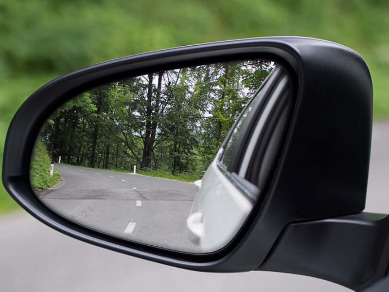 Gương chiếu hậu ô tô là gì? Tác dụng và cách sử dụng của gương chiếu hậu như thế nào